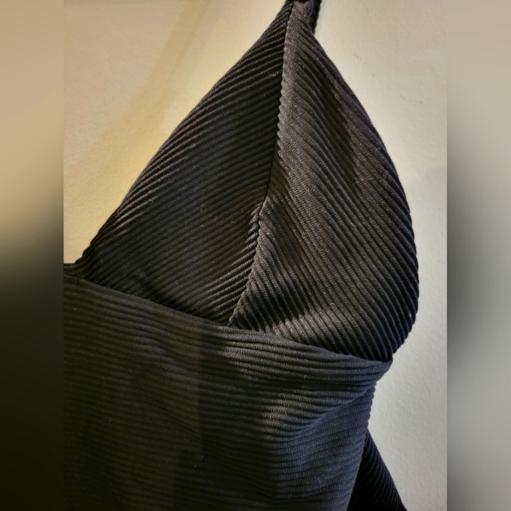 H&M- Black Ribbed One Piece Bathing Suit 🩱 - Picture 2 of 5